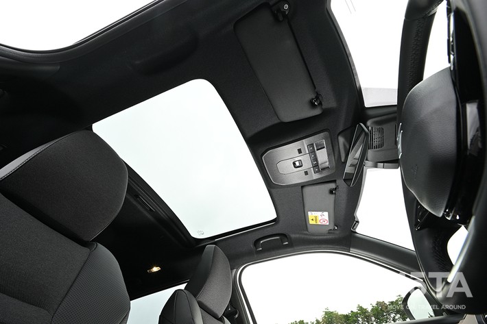 ［68/79］スズキ 新型eビターラ内装 ルーフ