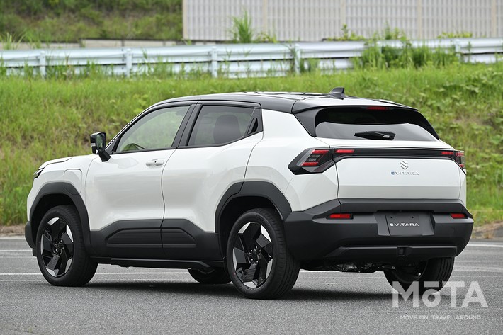 ［22/79］スズキ 新型eビターラ外観 リアビュー