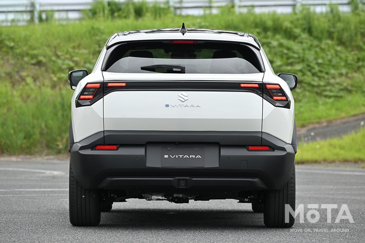 ［24/79］スズキ 新型eビターラ外観 リアビュー