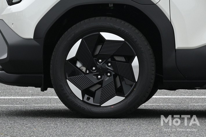 ［39/79］スズキ 新型eビターラ外観 ホイール（18インチ）