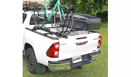 ハイラックスで遊び尽くす。荷台専用ベースキャリアが登場｜INNO
