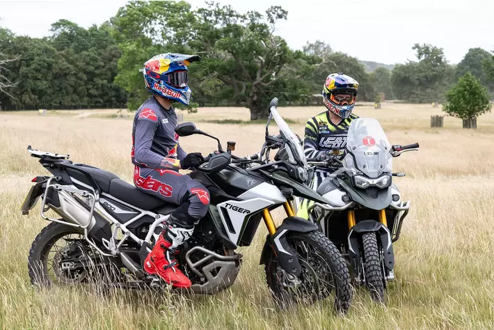 ジョニー・ウォーカーが自身初のアドベンチャーバイクでレッドブル・ロマニアクスに参戦、2位の結果を残す大健闘!!