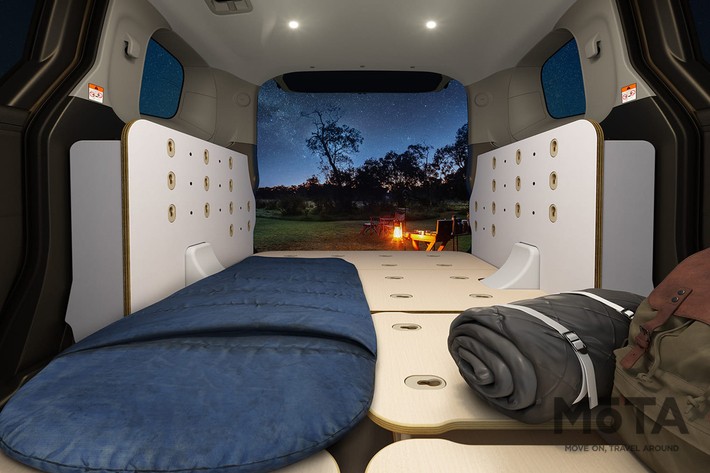 これがシエンタ!? 後部座席レスの大胆すぎる“2人乗り”仕様「JUNO」驚きの内装とは