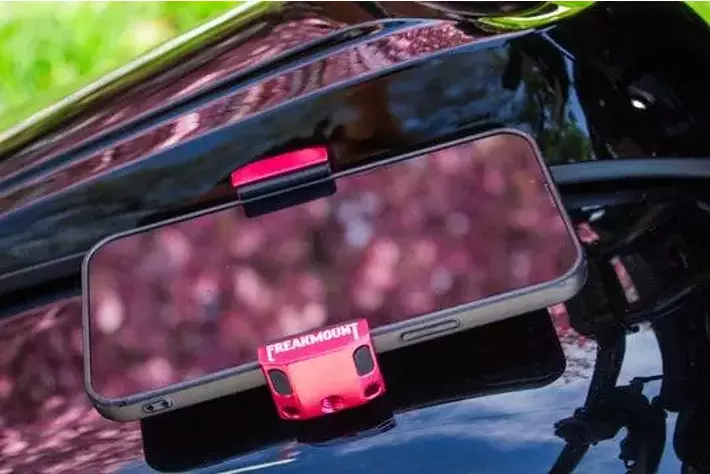 超強力マグネット式バイク用スマホホルダーの新型『FREAKMOUNT2.0』に