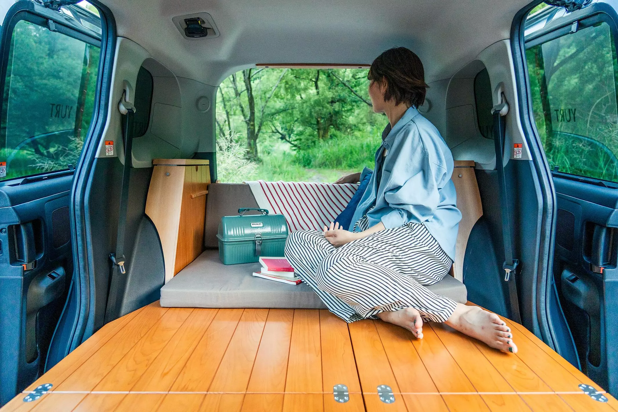 トヨタ シエンタ専用車中泊キット「VANLIFE ROOMKIT」に新モデルが登場