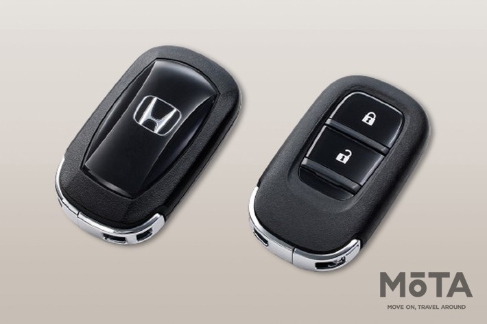 車のスマートキー裏ワザ3選！ 猛暑対策の「窓の遠隔オープン」から「リレーアタック対策」まで、メーカー公認の隠し機能を紹介