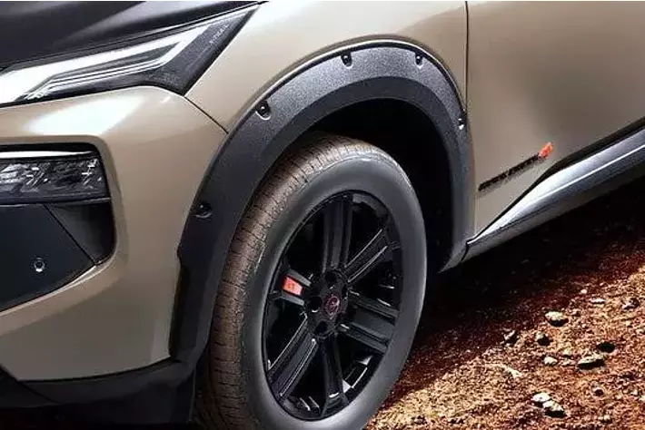 日産エクストレイル（T32&T33）「SOTOASOBI パッケージ」にJAOSパーツ