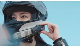 バイク用・次世代インカム「ASMAX（アズマックス） F1 Pro」が日本初