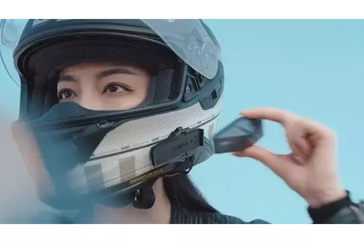 バイク用・次世代インカム「ASMAX（アズマックス） F1 Pro」が日本初