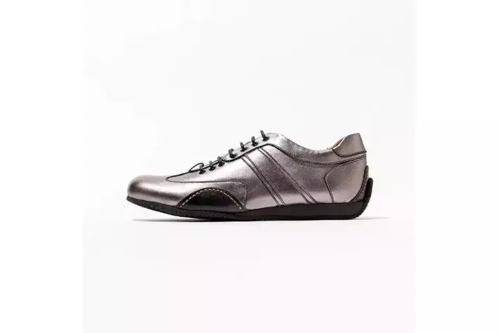 頭文字Ｄ３０周年 アニバーサリーシューズ（佐藤真子エディション） 佐藤真子エディション】頭文字D30周年 アニバーサリーシューズ