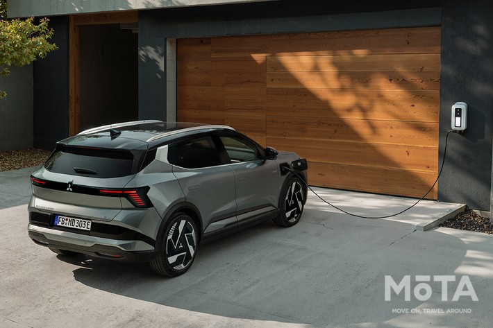 新型エクリプスクロス(欧州仕様)の充電イメージ