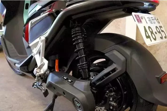 冒険の鼓動、動き出す。」250ccクラス最強の電動スクーター『VMOTO CPX