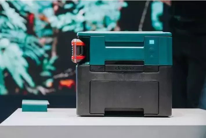 最新ポータブルトイレ】医療レベルの衛生をどこでも。自動フィルム