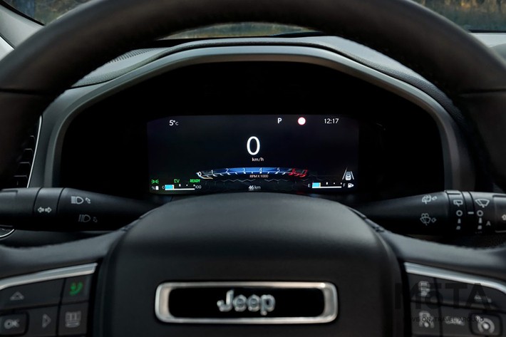 ジープ レネゲード