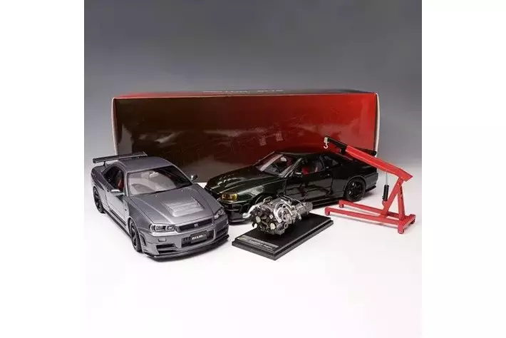 日産スカイライン GT-R (BNR34) の 1/18 スケールミニカーが