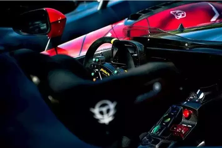 公道を走るレーシングカー”の哲学と文化を共有 第一回 「Dallara