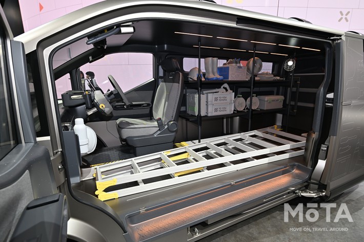 ハイエースコンセプトは1人乗り仕様