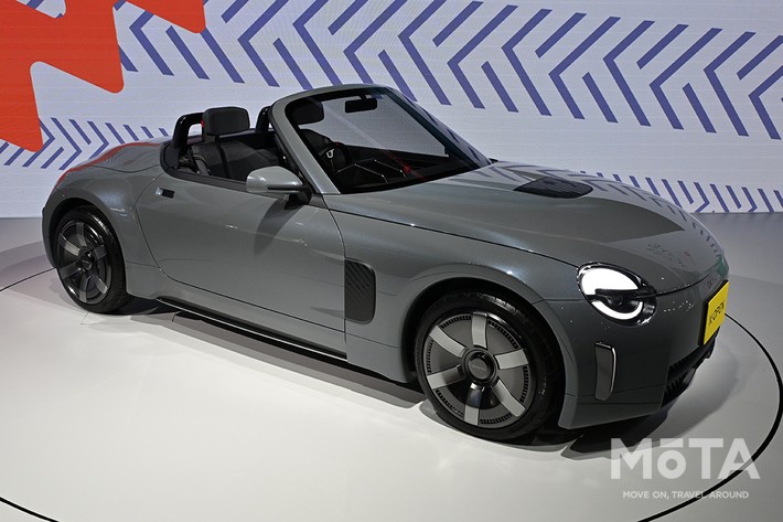 ダイハツ K-OPENのサイドビュー