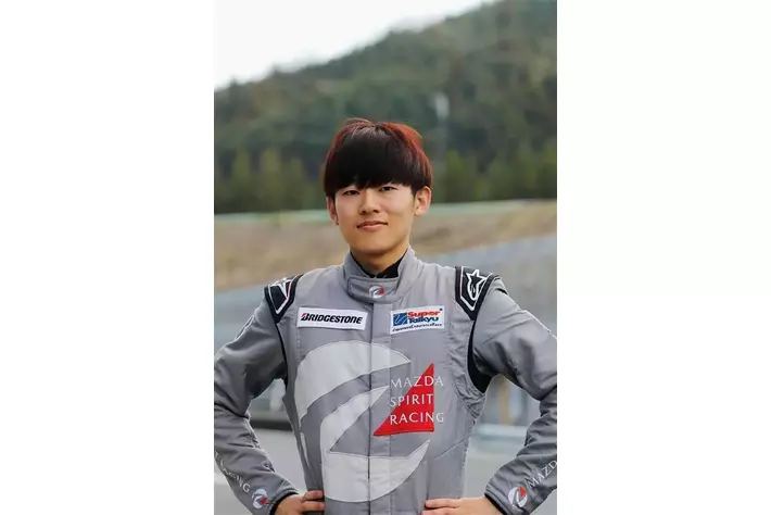 加藤 最高のレーシングシミュレーターを追求する『Project Motor Racing