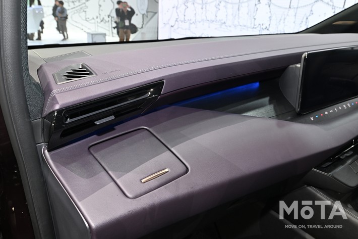 日産 新型エルグランド 内装