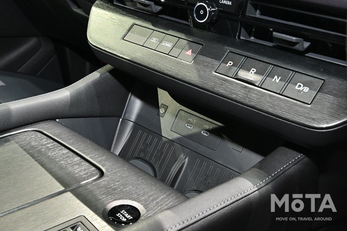 エアコンのスイッチ類