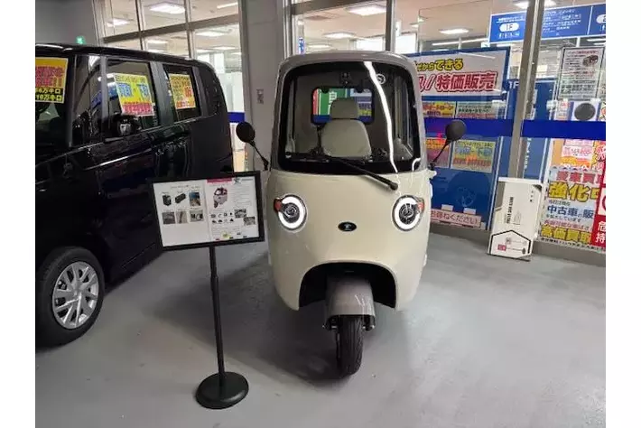 ビークルファン】人気三輪EV「coffret」 ヤマダデンキ横浜本店で販売