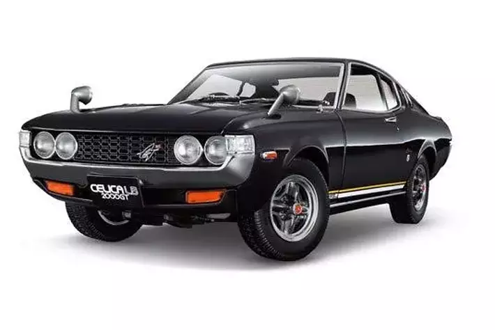 全長およそ20cmの迫力。国産名車の魅力を堪能できる1/18スケールモデル