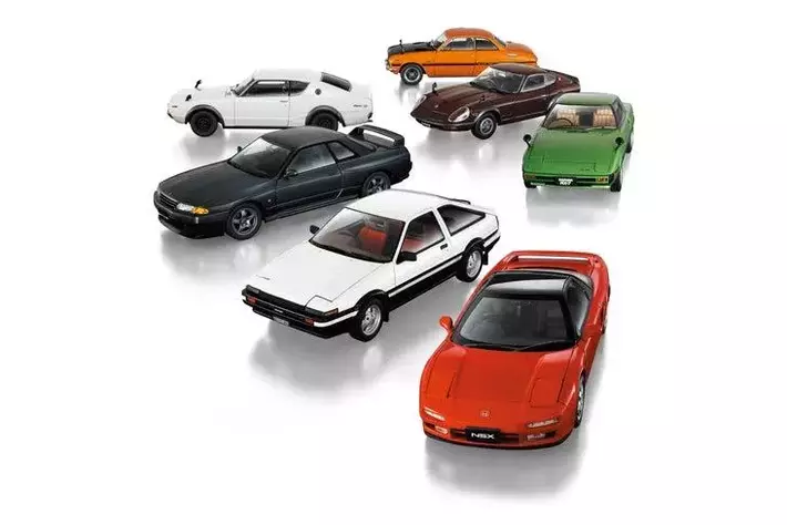 全長およそ20cmの迫力。国産名車の魅力を堪能できる1/18スケールモデル