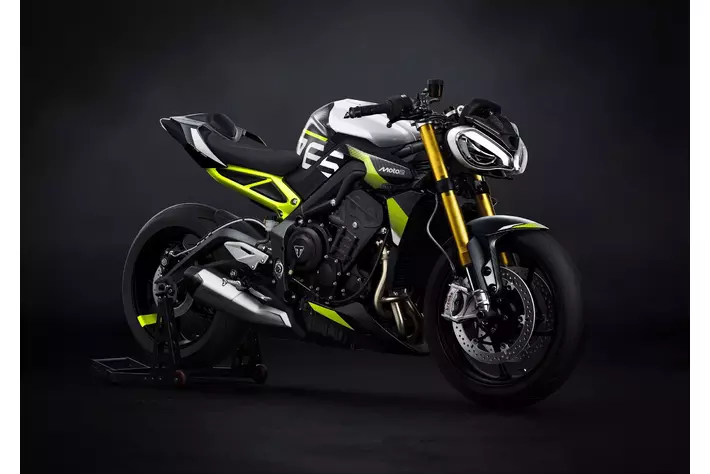 トライアンフから、STREET TRIPLE 765の新たな頂点となるRX、限定生産