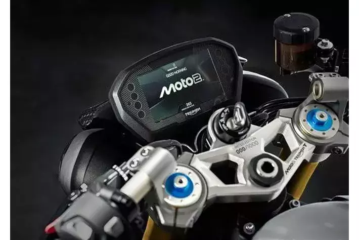 トライアンフから、STREET TRIPLE 765の新たな頂点となるRX、限定生産