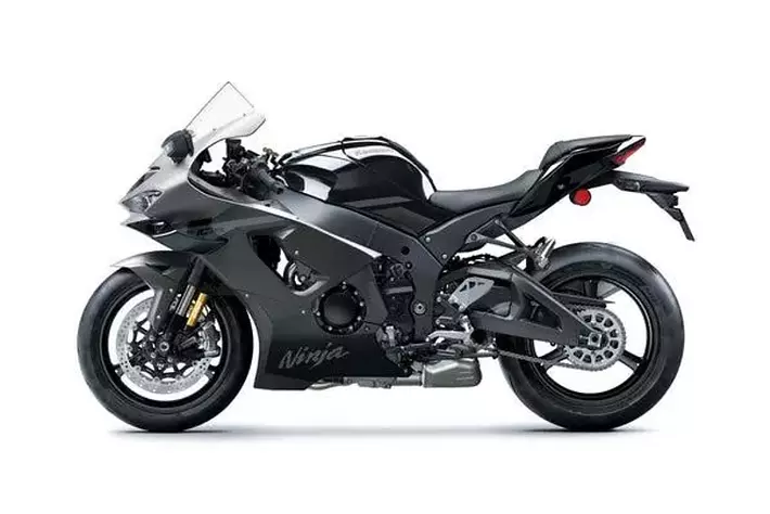 新たな進化を遂げたNinja ZX-10Rが待望の登場。レース専用モデルのご
