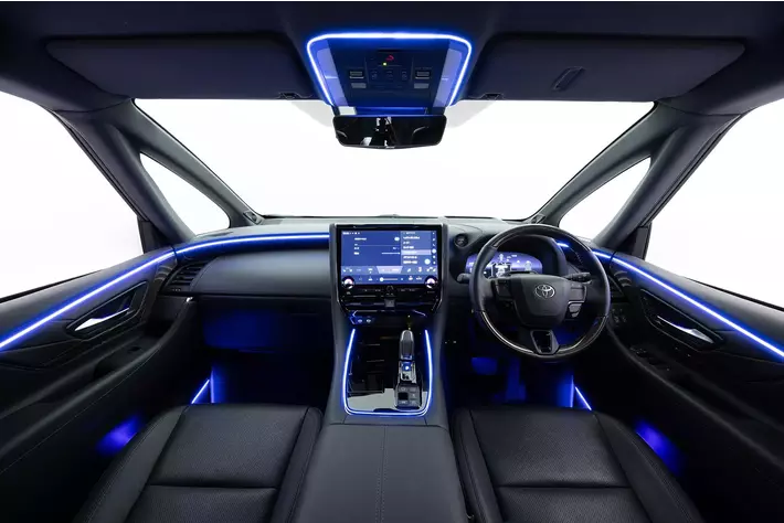 さらに上質な車室内空間へ　アンビエントライト新発売