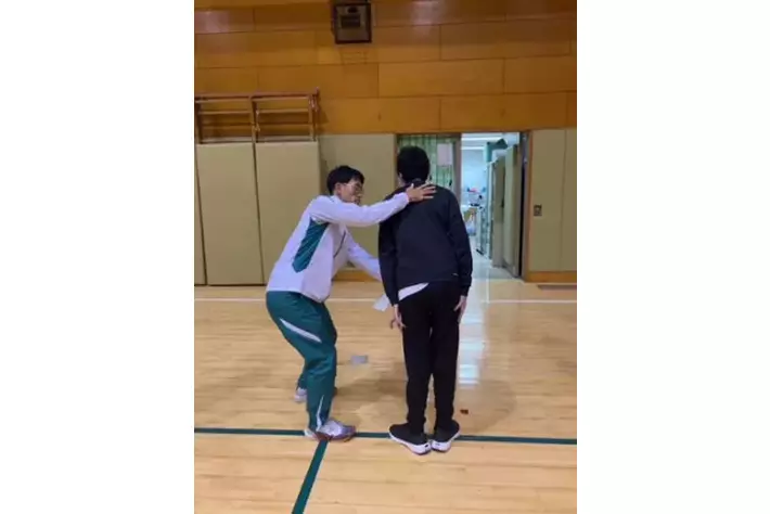 盲学校生徒を対象に熊谷豊選手による「走り方講座」を実施