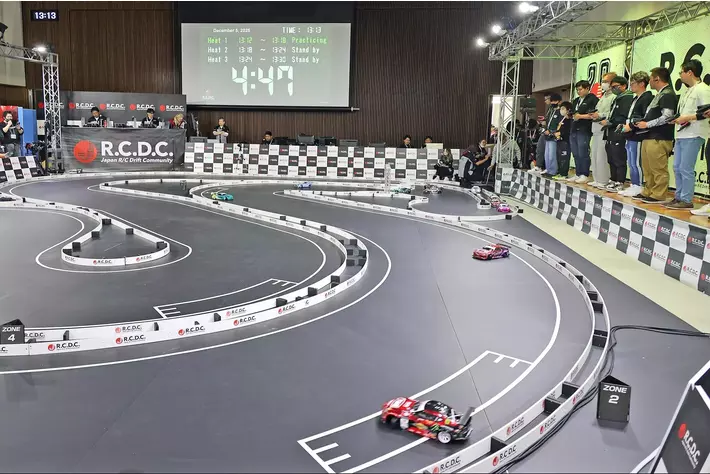 世界約150名が集結！「R.C.D.C WORLD CHAMPIONSHIP 2025　RC DRIFT COMPETITION」初開催 ～中部国際空港のホールでラジコンカー・ドリフト世界一を決定～
