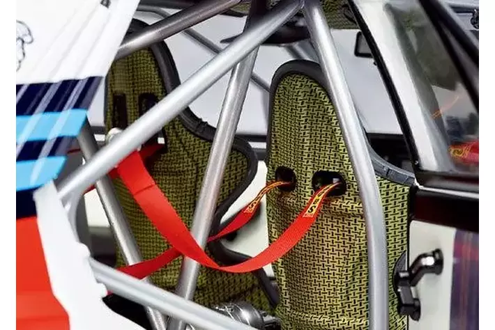 数量限定】WRC6連覇を成し遂げたランチア・デルタを完全再現