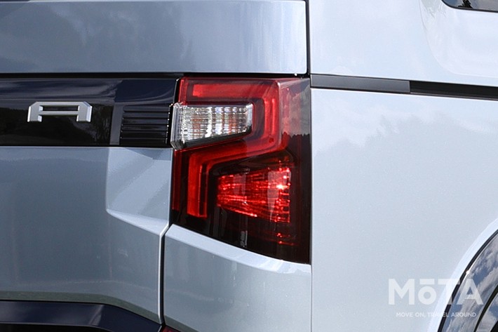 ［30/57］三菱 新型デリカD:5 LEDテールランプ