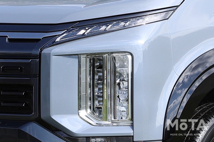 ［9/57］三菱 新型デリカD:5 ポジションランプ、ヘッドライト