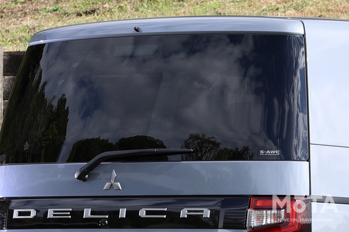 ［32/57］三菱 新型デリカD:5 リアガラス