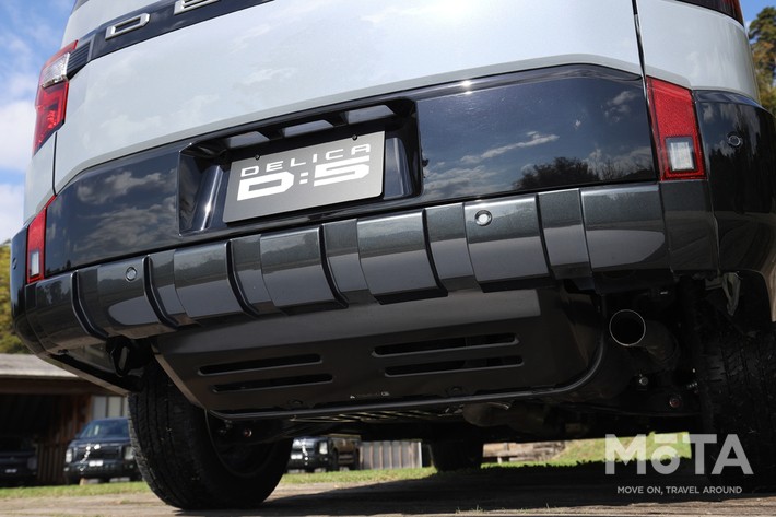 ［31/57］三菱 新型デリカD:5 リアバンパー