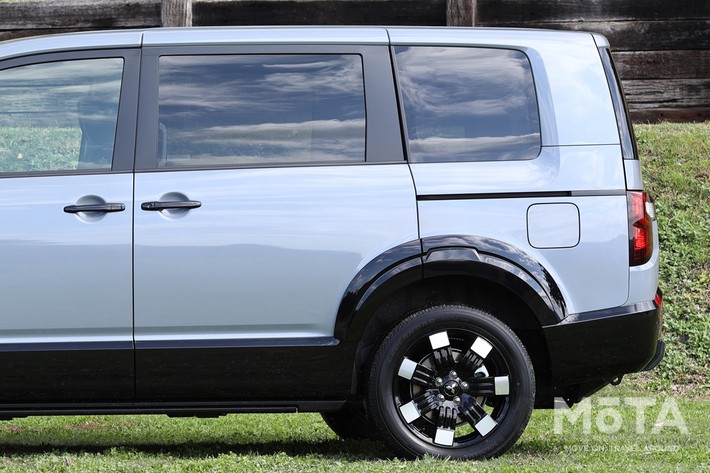 ［18/57］三菱 新型デリカD:5 サイドビュー（後方）