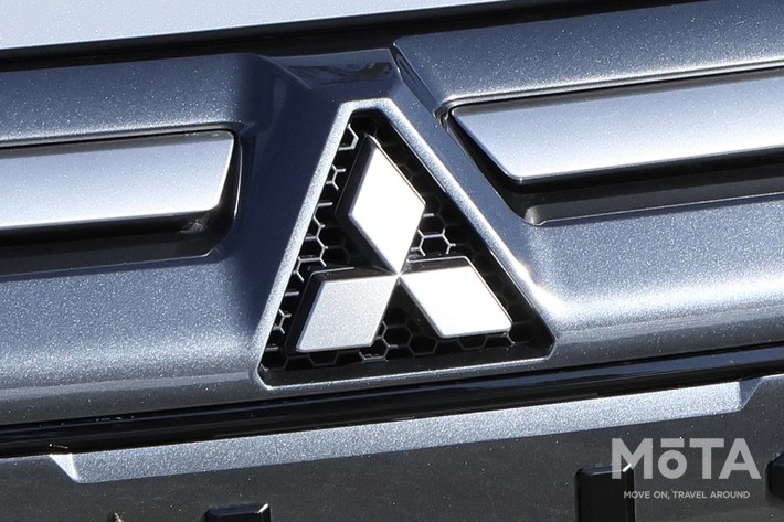 ［15/57］三菱 新型デリカD:5 フロントエンブレム