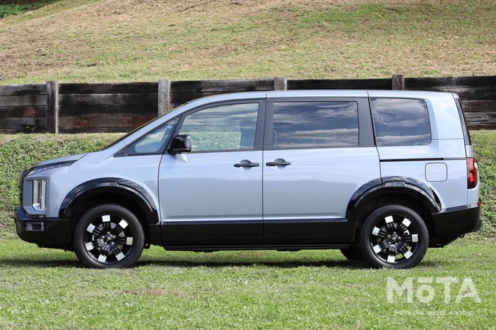 ［16/57］三菱 新型デリカD:5 サイドビュー