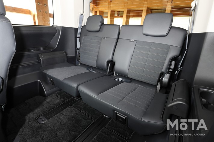 ［50/57］三菱 新型デリカD:5 3列目シート