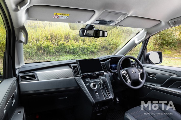 ［33/57］三菱 新型デリカD:5 インパネ全景