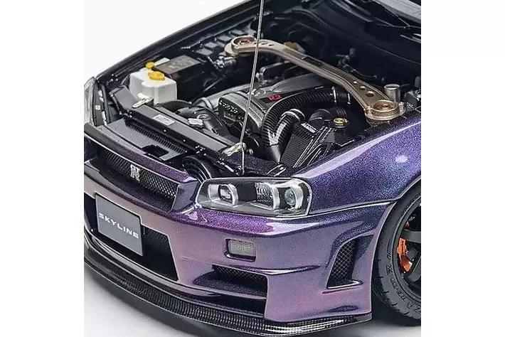 日産スカイライン GT-R (BNR34) の 1/18 スケールミニカーが CAMSHOP