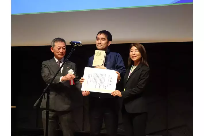 eMotion Fleet、JCLP主催「脱炭素ソリューションピッチ2025」にて「脱炭素ソリューション賞」を受賞
