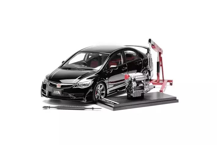 ホンダ シビック Type R クリスタルブラックの 1/18 スケールミニカー