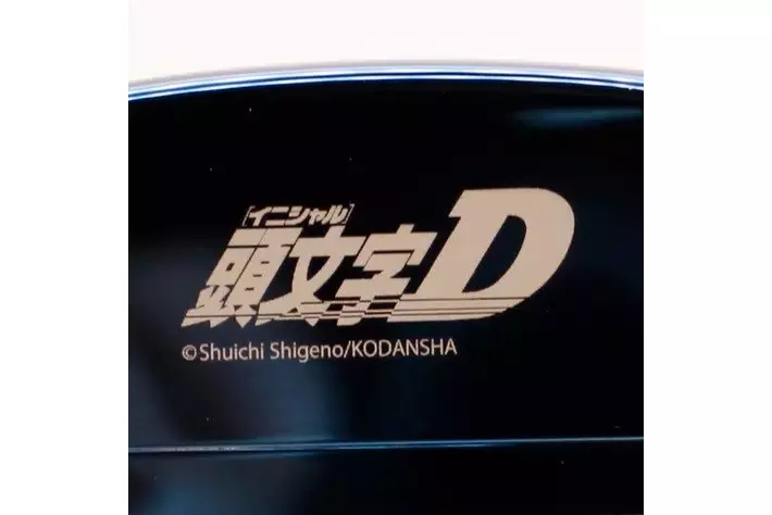 頭文字D』の世界観をブルーチタンで再現。150個限定の「特別仕様ZIPPO
