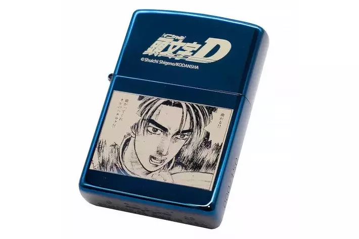 頭文字D』の世界観をブルーチタンで再現。150個限定の「特別仕様ZIPPO