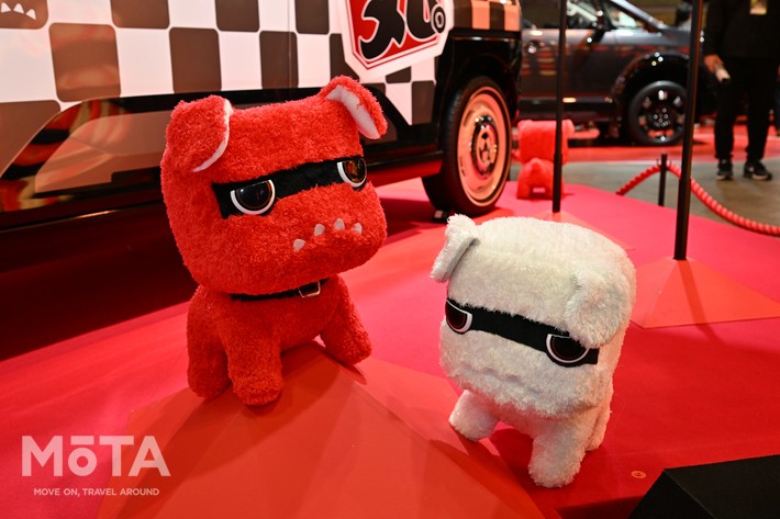 ［4/30］足元には紅白の小さなデリ丸たち